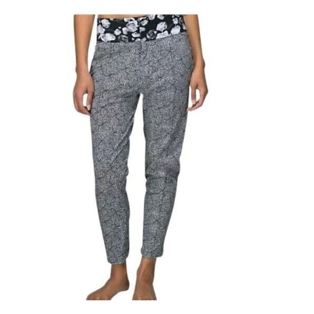 Lululemon Departure Joggers Athletic Pants Women’s Size 4 Black Floral